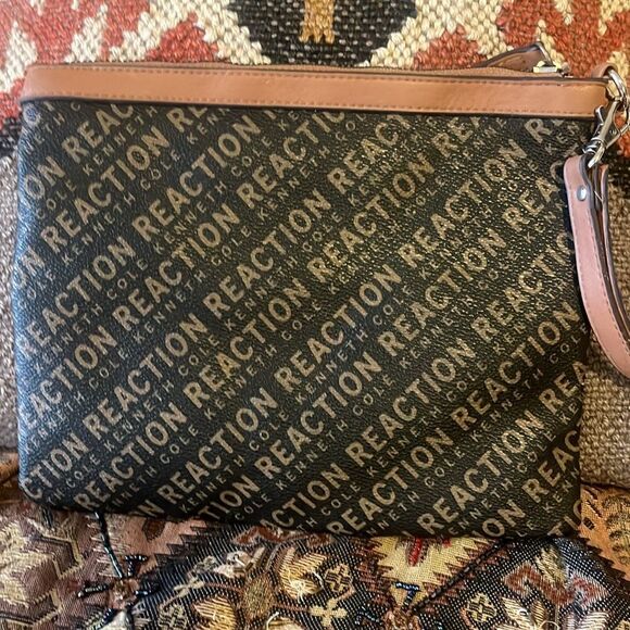 REACTION Kenneth Cole wristlet - Picture 2 of 6